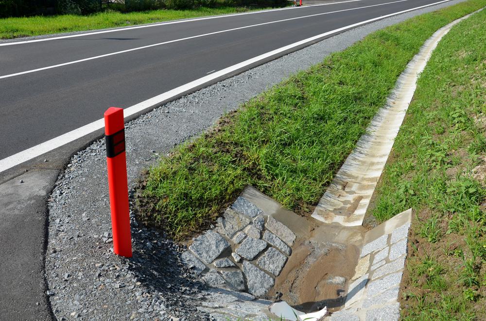 création-de-fossé-de-route